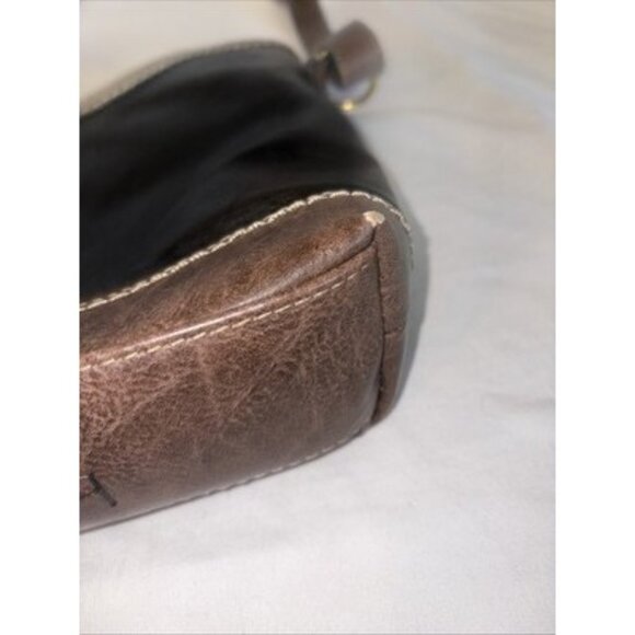 b.o.c. Born Concept Marwick Charging Crossbody Bag - Picture 4 of 15